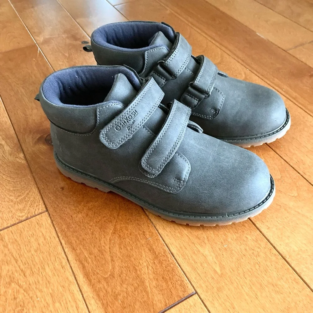 OshKosh B'Gosh Boys Axyl Gray Boots Size 2